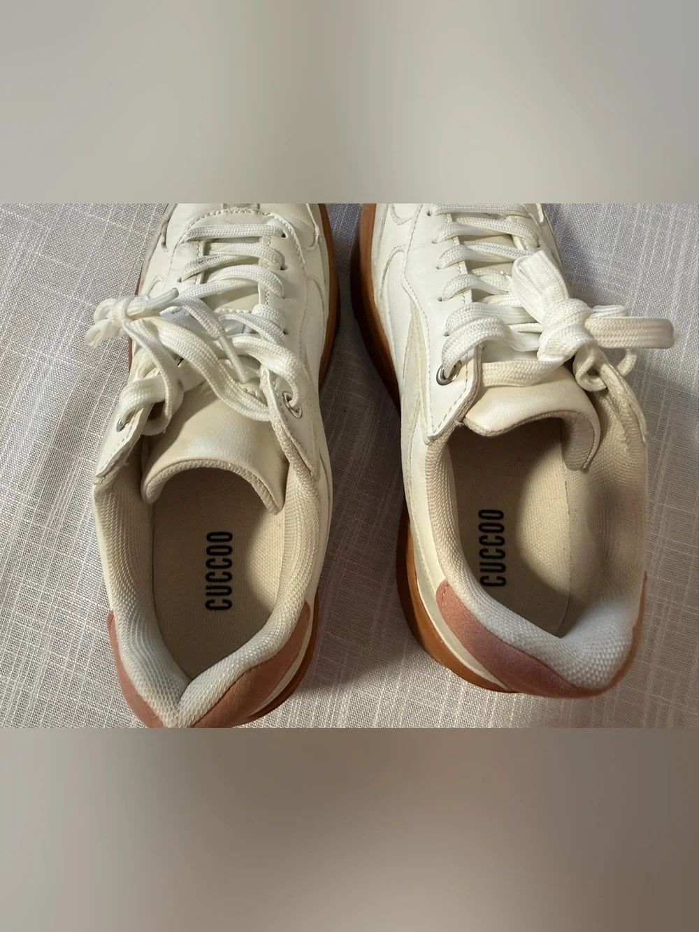 CUCCOO White Low Top Lace Up Sneakers Tan Platform Sole Pink Heel Cushioned